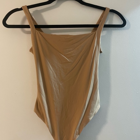 Skims body suit in ochre - Picture 2 of 3